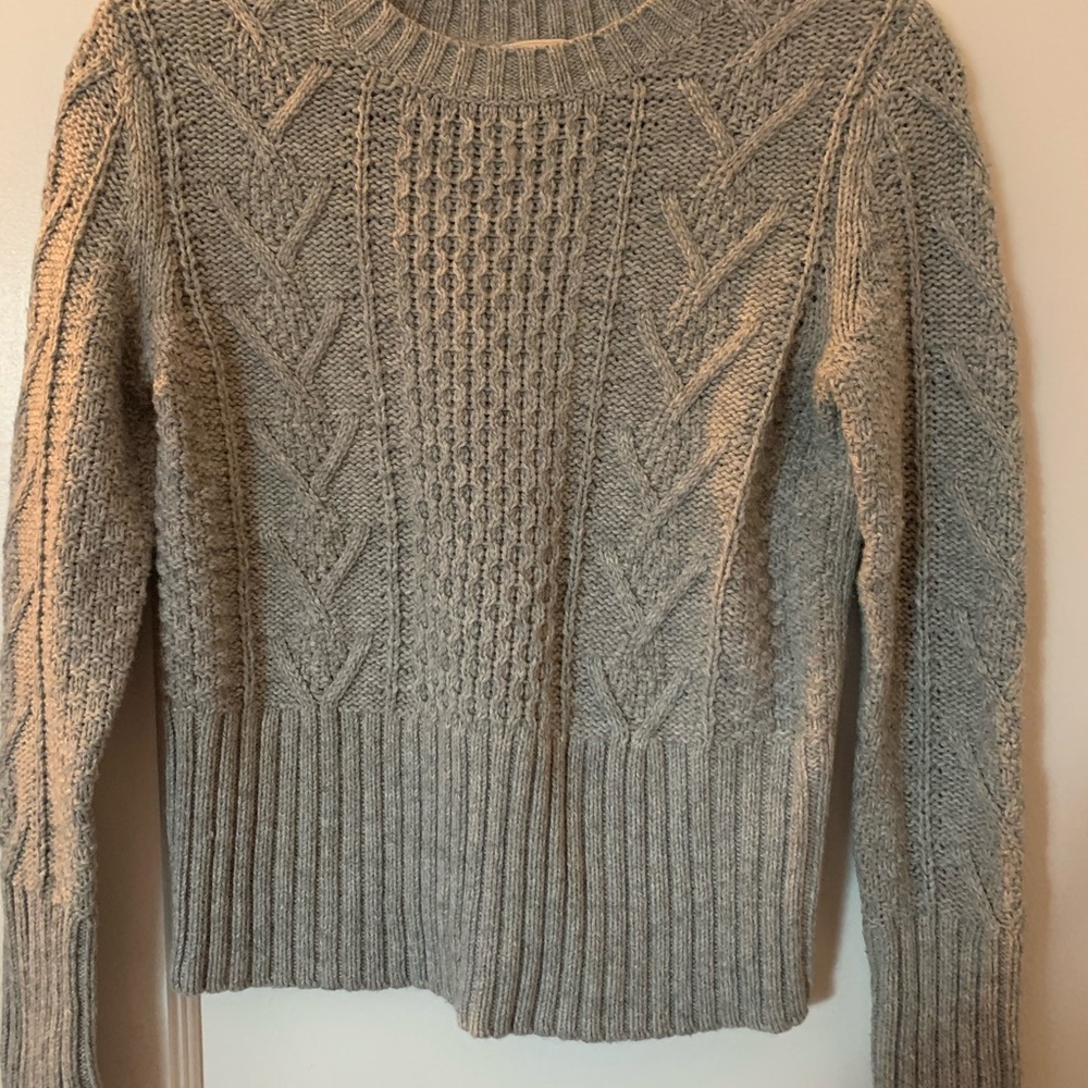 Grey gap cable knit sweater